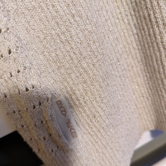 DKNY Sweater - Picture 4 of 5